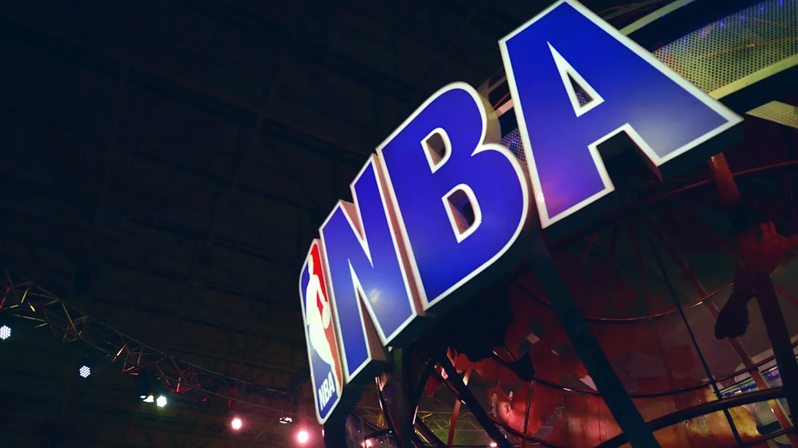 Live basketball coverage available with an IPTV USA subscription